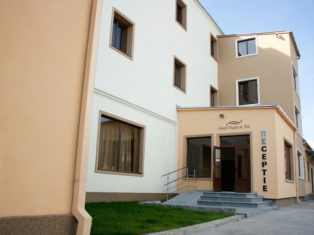 Hotel Dusan Si Fiul Resita Nord Εξωτερικό φωτογραφία